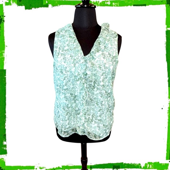 VINCE CAMUTO V-Neck Ruffled Collar Georgette Blouse - Green Floral L - Picture 1 of 13